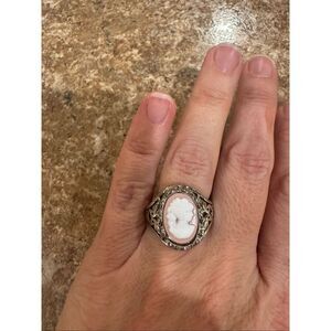 Woman’s vintage style cameo ring size 9